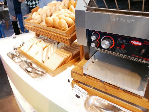 ヒルトン東京ベイ朝食（ラウンジオー）のパン