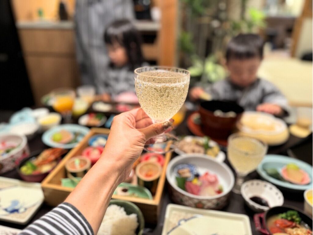 鴨川館夕食時のドリンクサービス