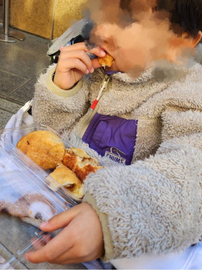 横浜中華街の西遊記の叉焼メロンパンを食べ歩き